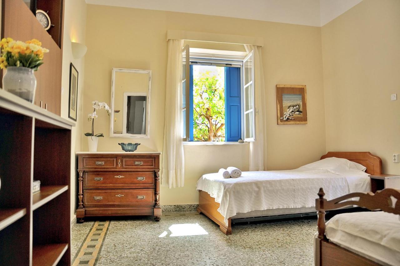 Elena'S Guest House Aegina Exteriör bild